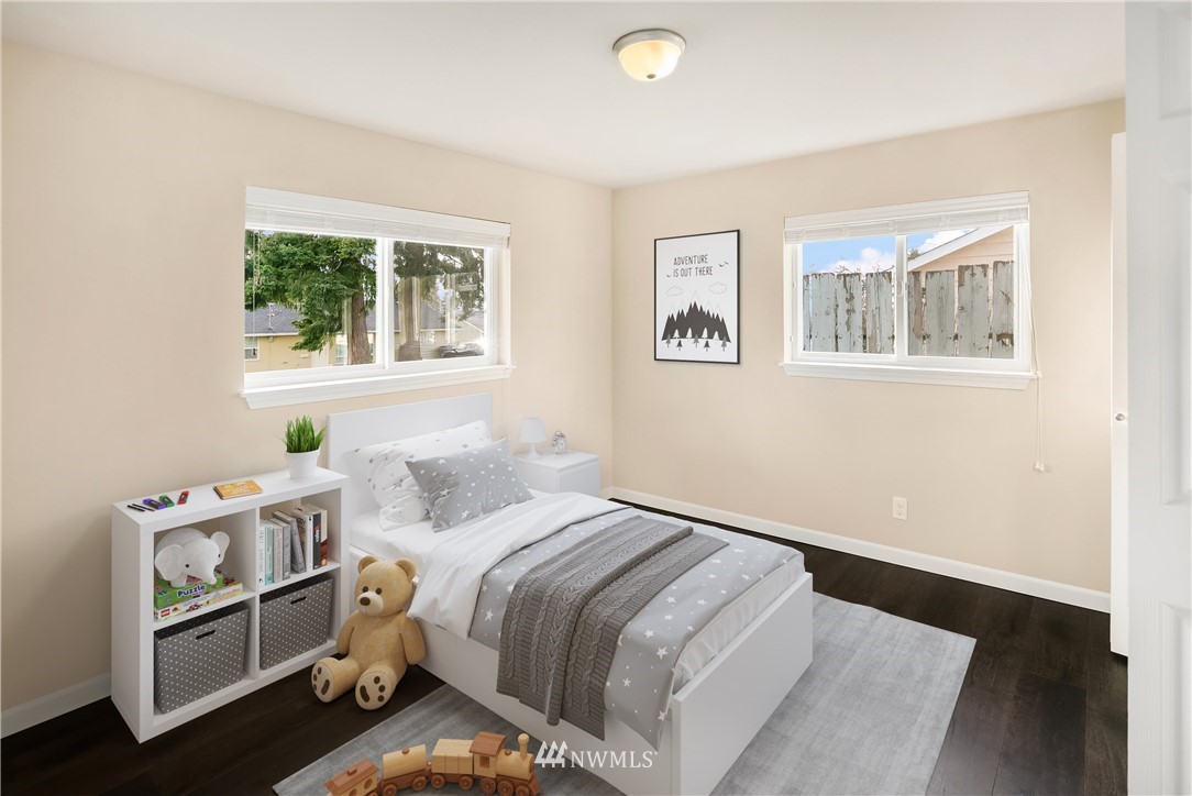 3518 Northeast 9th Street Renton, WA 98056 - Photo 8 of 28