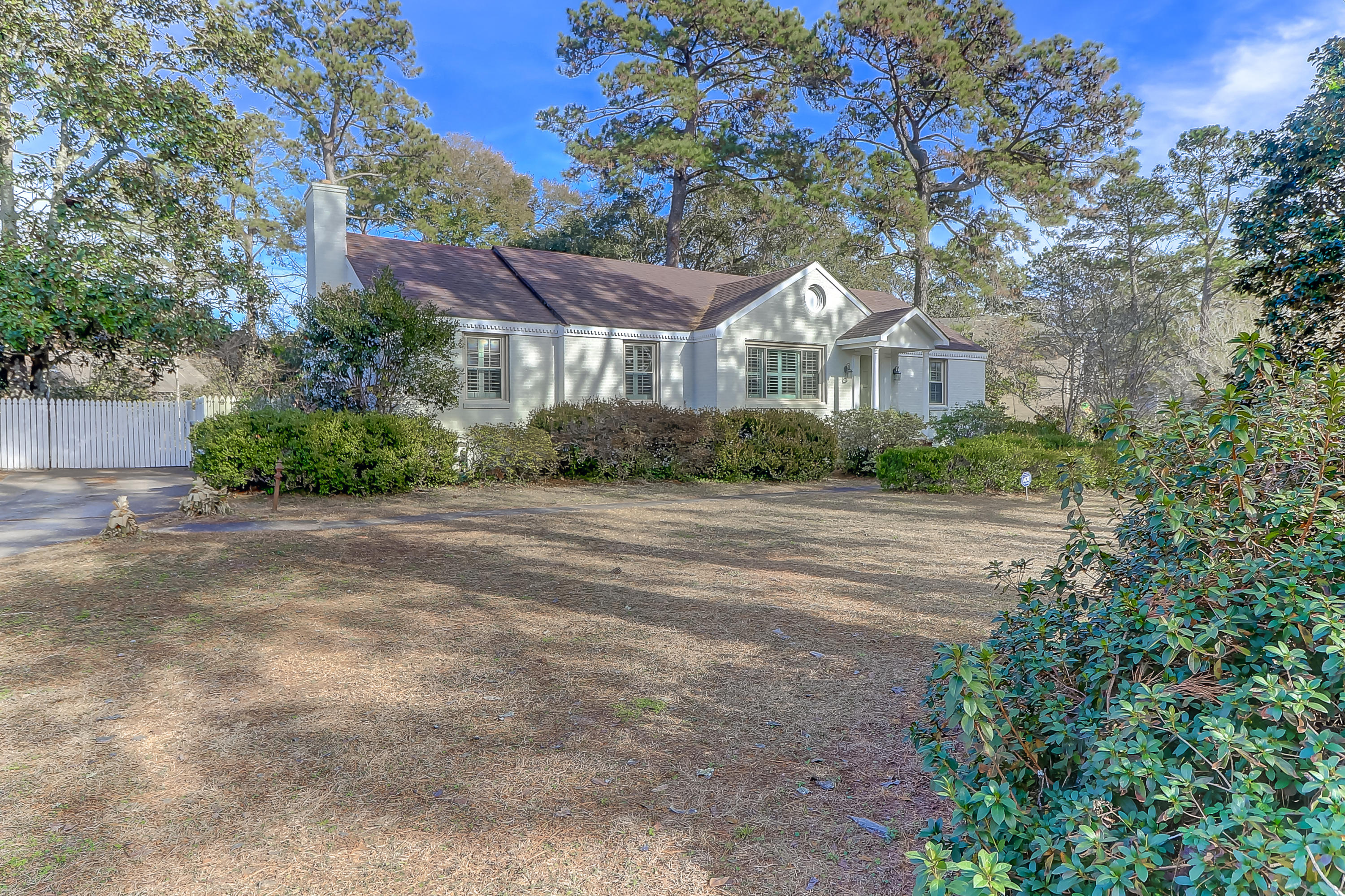 1045 Tall Pine Road Mount Pleasant, SC 29464 - Photo 2 of 28 Front of the House