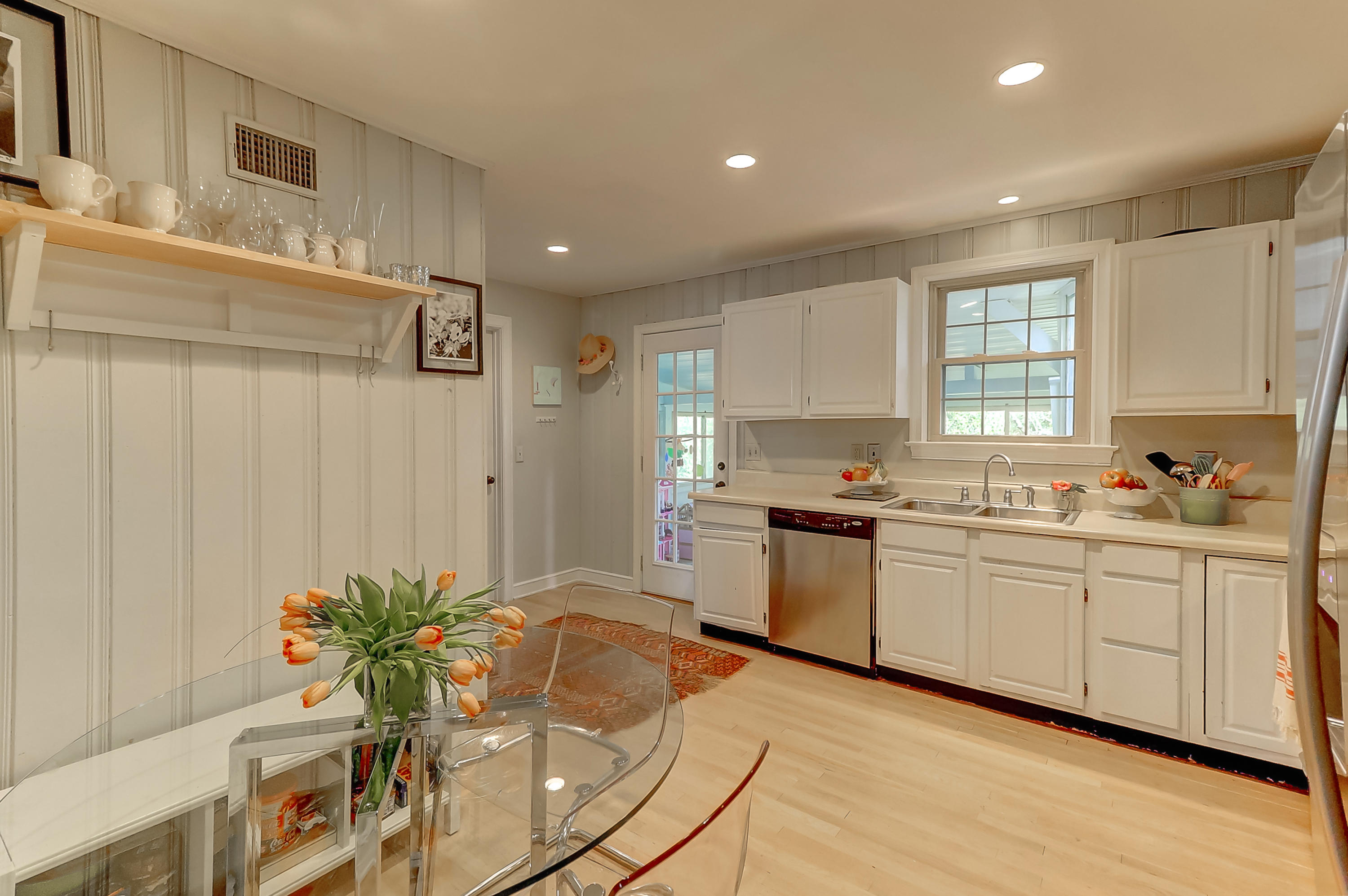 1045 Tall Pine Road Mount Pleasant, SC 29464 - Photo 11 of 28 Kitchen
