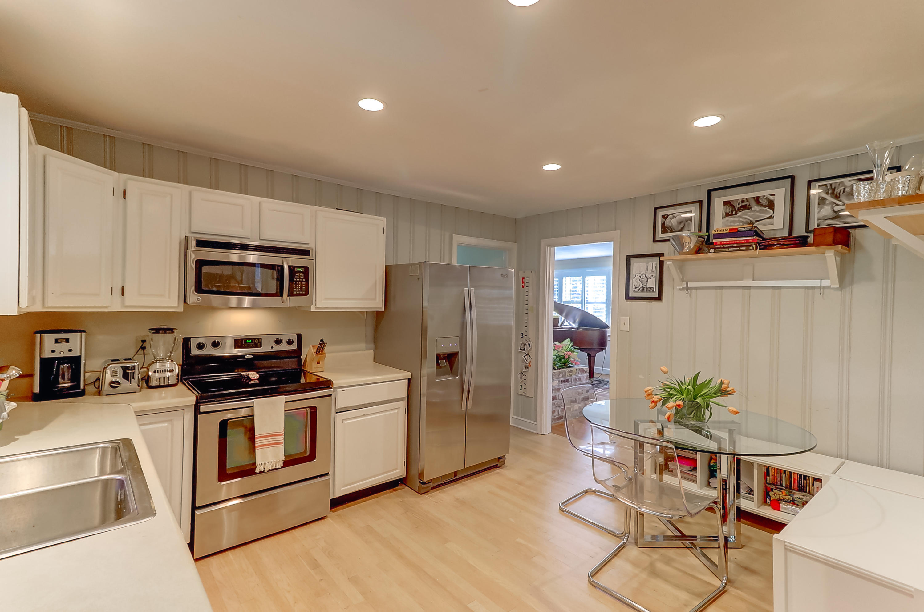 1045 Tall Pine Road Mount Pleasant, SC 29464 - Photo 12 of 28 Kitchen