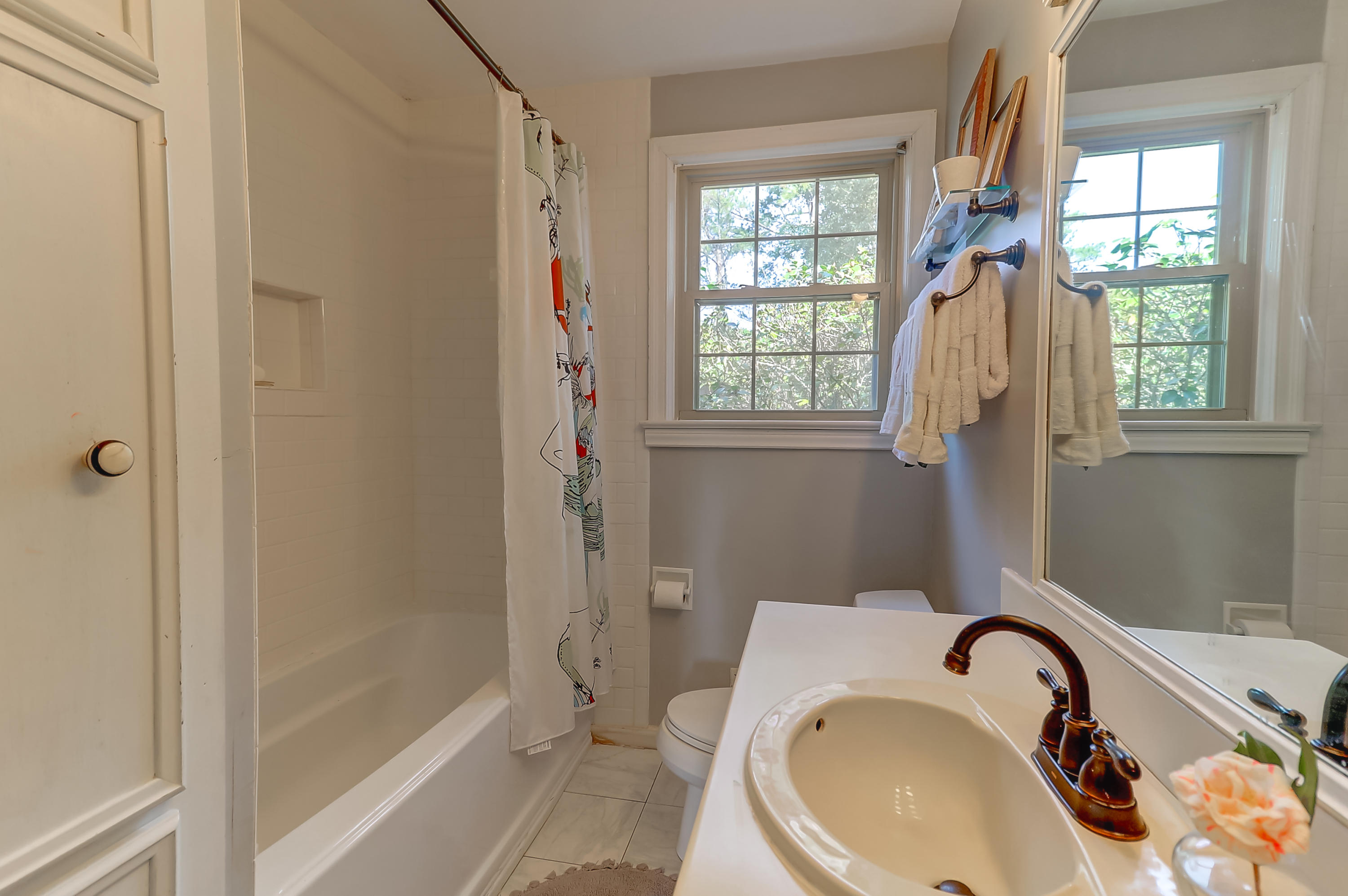 1045 Tall Pine Road Mount Pleasant, SC 29464 - Photo 20 of 28 Guest Bath