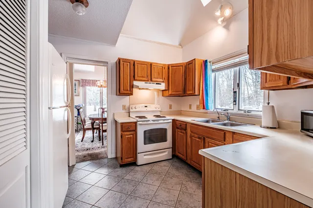 $749,900 | 21 Daffodil Court, Unit 16, Naples, ME 04055