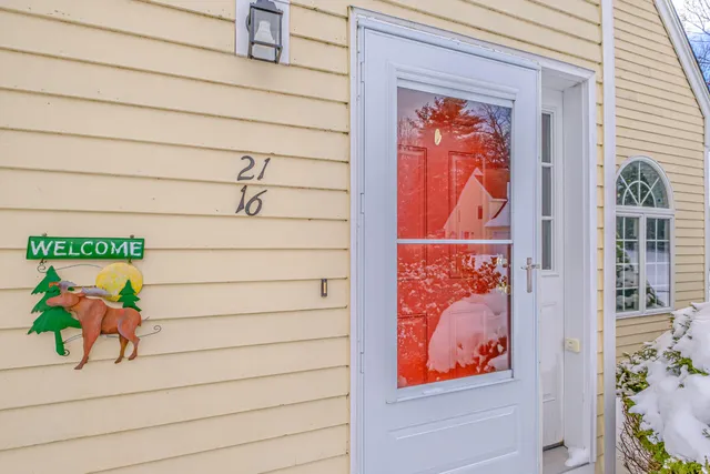 $749,900 | 21 Daffodil Court, Unit 16, Naples, ME 04055