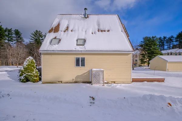 $729,900 | 21 Daffodil Court, Unit 16, Naples, ME 04055