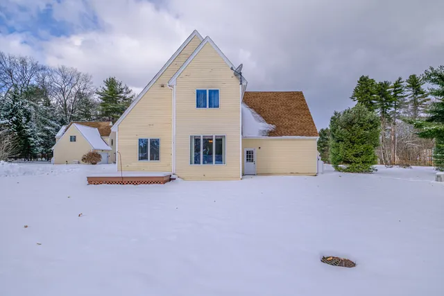 $749,900 | 21 Daffodil Court, Unit 16, Naples, ME 04055