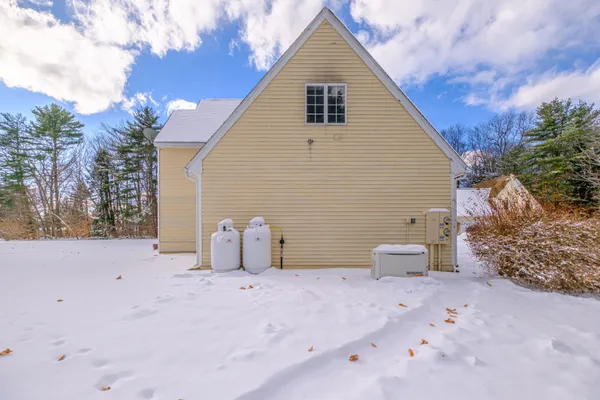 $729,900 | 21 Daffodil Court, Unit 16, Naples, ME 04055