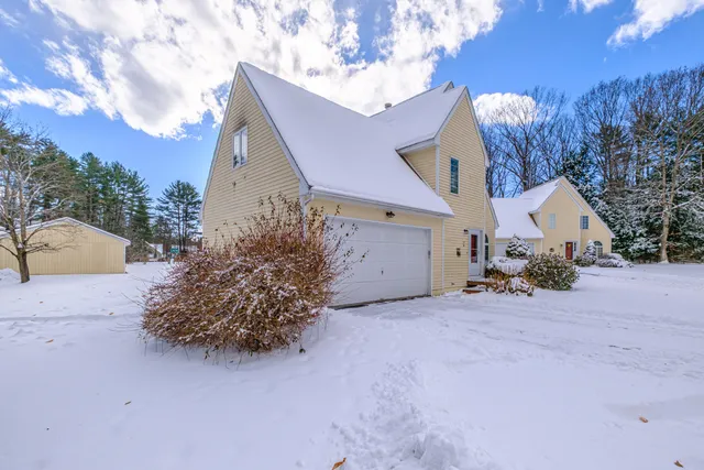 $749,900 | 21 Daffodil Court, Unit 16, Naples, ME 04055