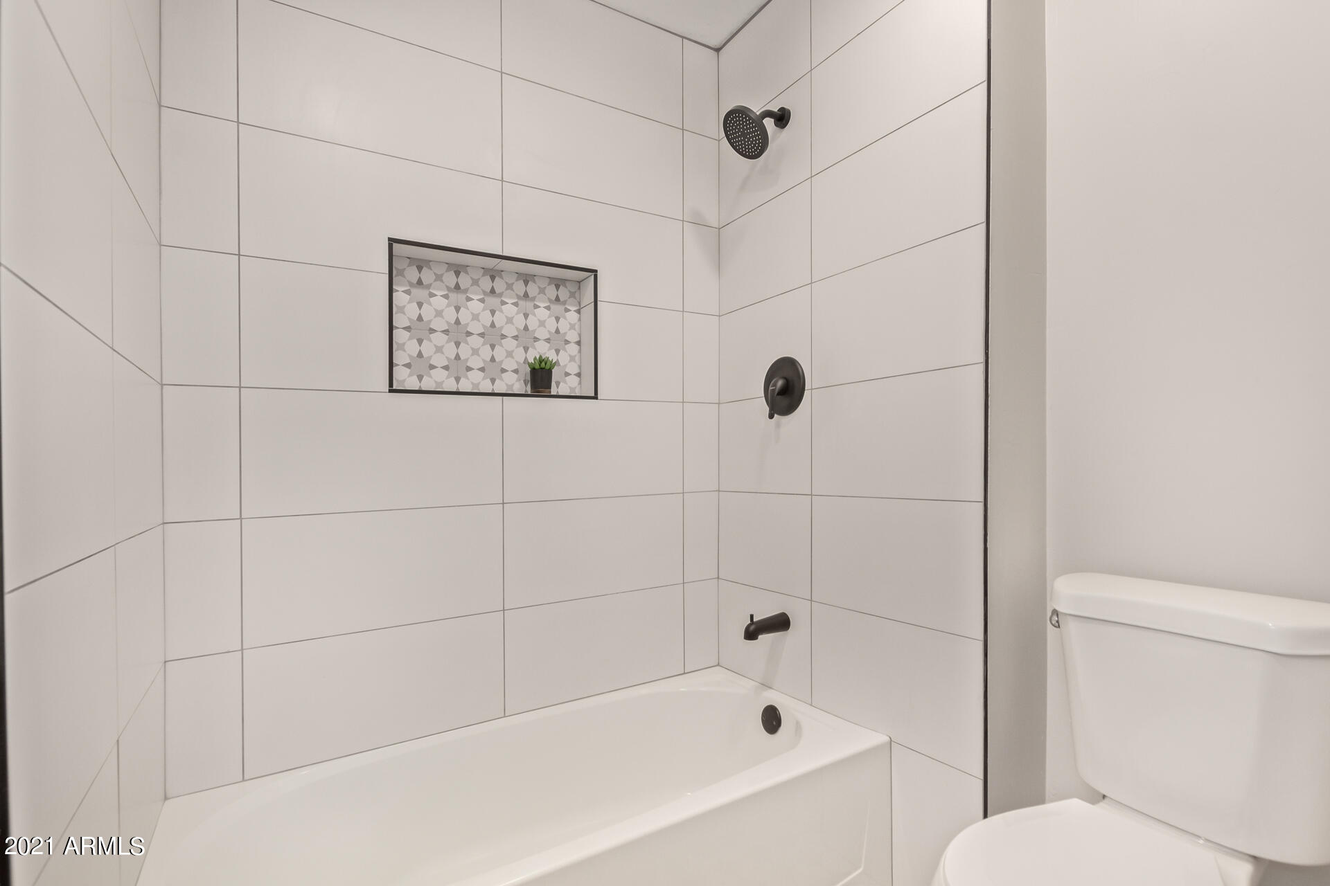 1902 East Granada Road Phoenix, AZ 85006 - Photo 12 of 31 Guest Shower