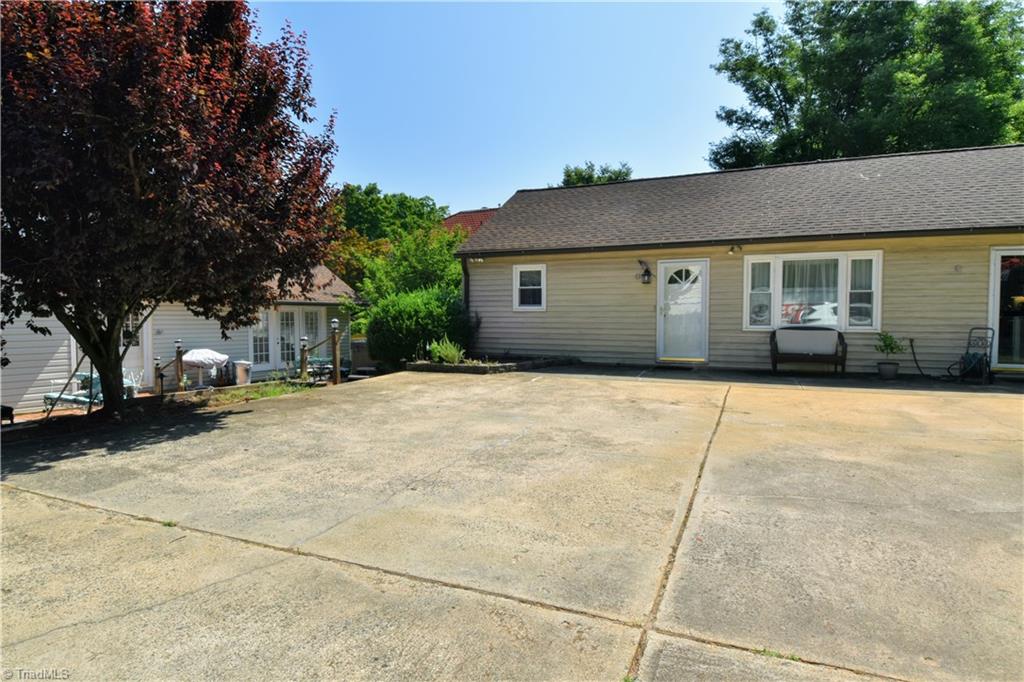 1748 Virginia Road Winston-Salem, NC 27104 - Photo 28 of 32 Gallery Image 28