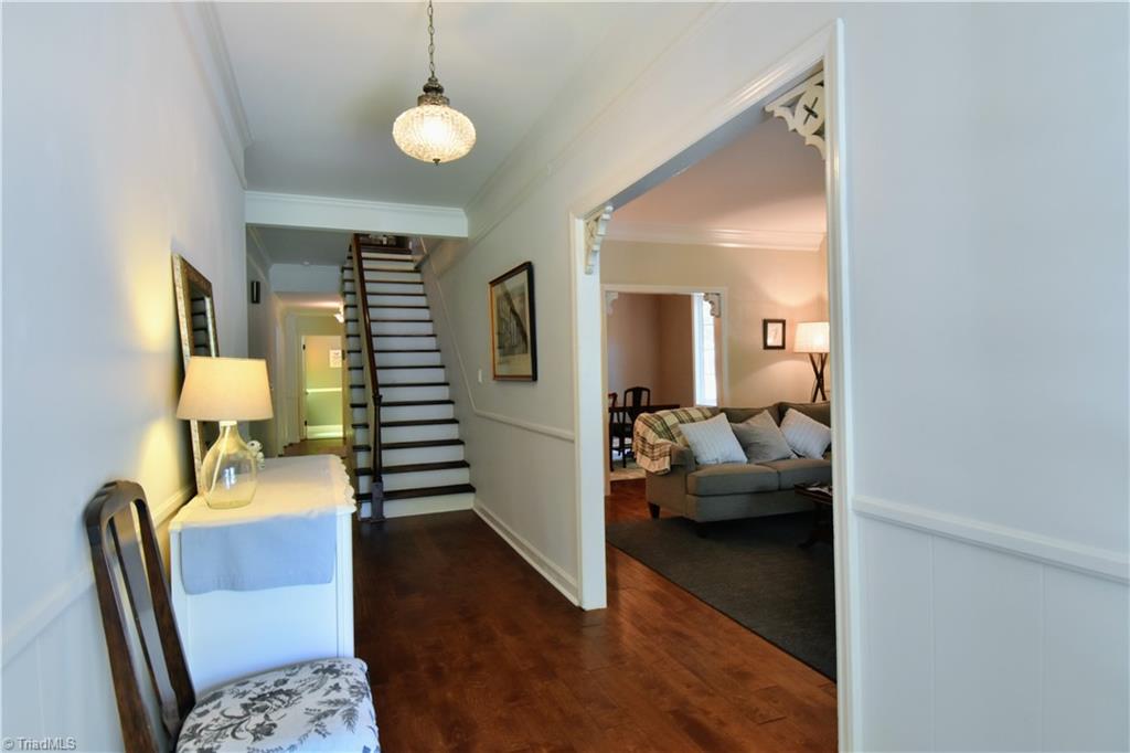 1748 Virginia Road Winston-Salem, NC 27104 - Photo 4 of 32 Gallery Image 4