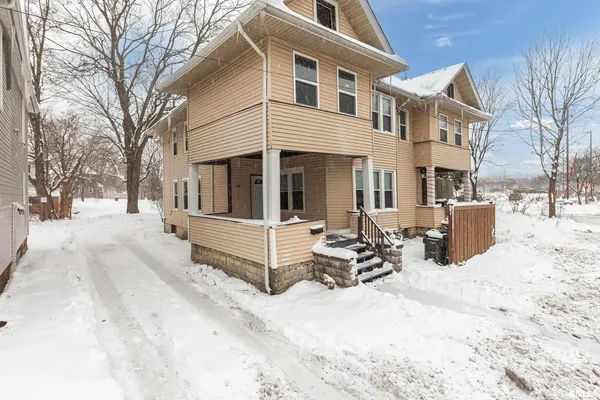 $199,900 | 125-127 East Locust Street, Davenport, IA 52803