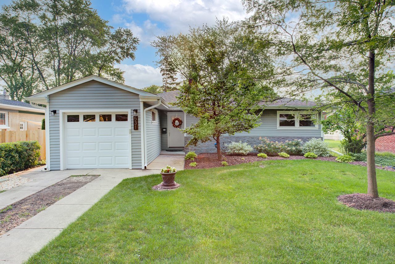 531 North Seminary Avenue Park Ridge, IL 60068 - Photo 1 of 27