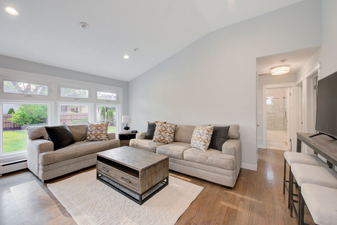 531 North Seminary Avenue Park Ridge, IL 60068 - Photo 5 of 27