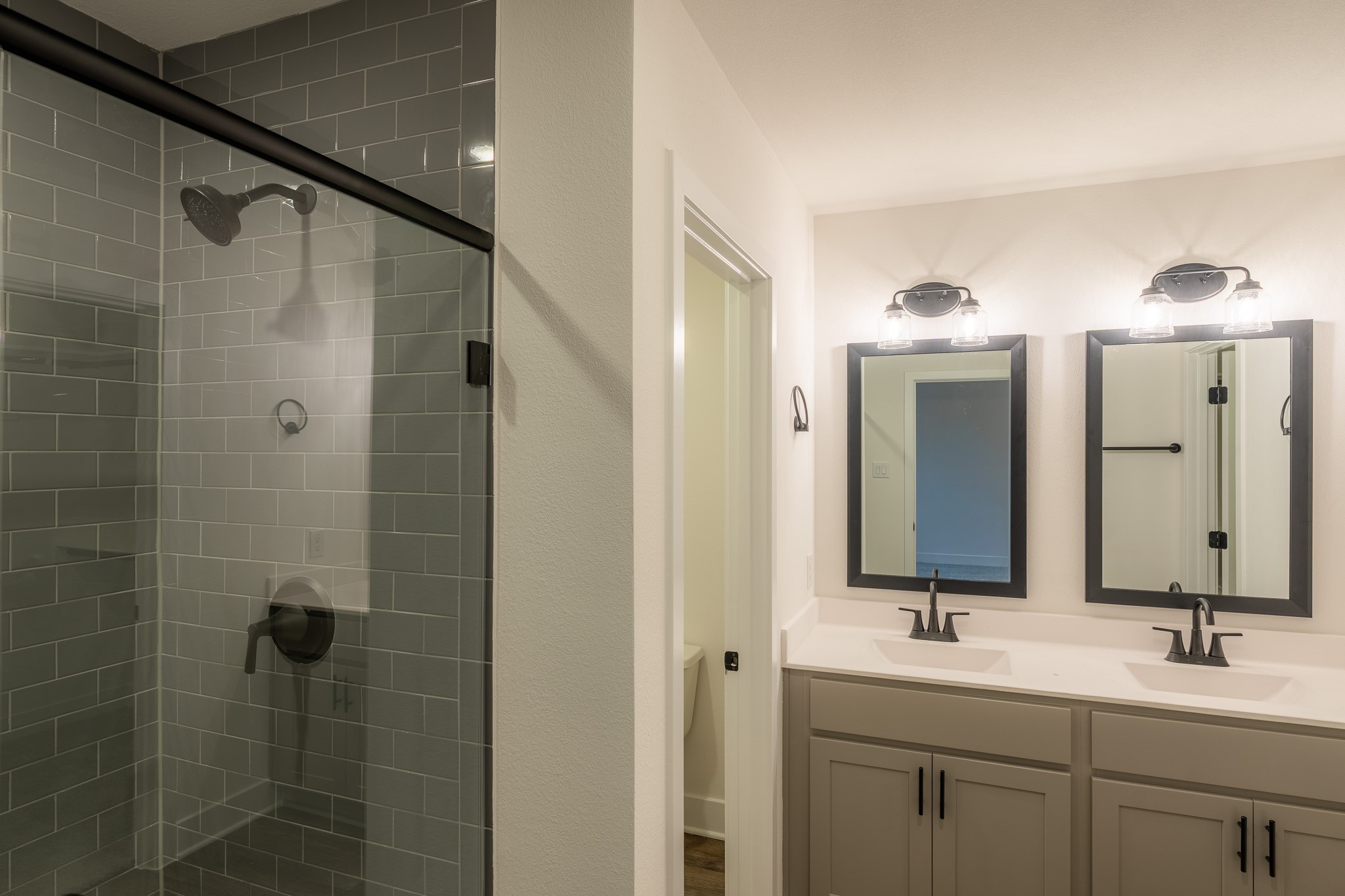 9456 Hard Rock Road Conroe, TX 77303 - Photo 15 of 19 Primary Bath