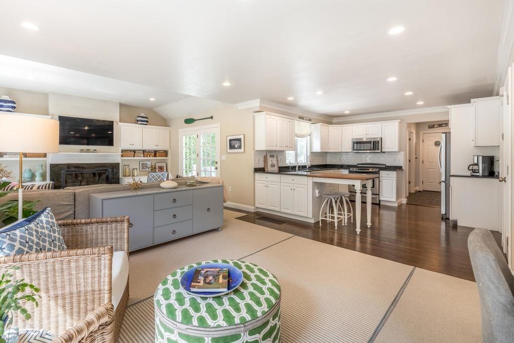 19 Rae Avenue Needham, MA 02492 - Photo 11 of 37