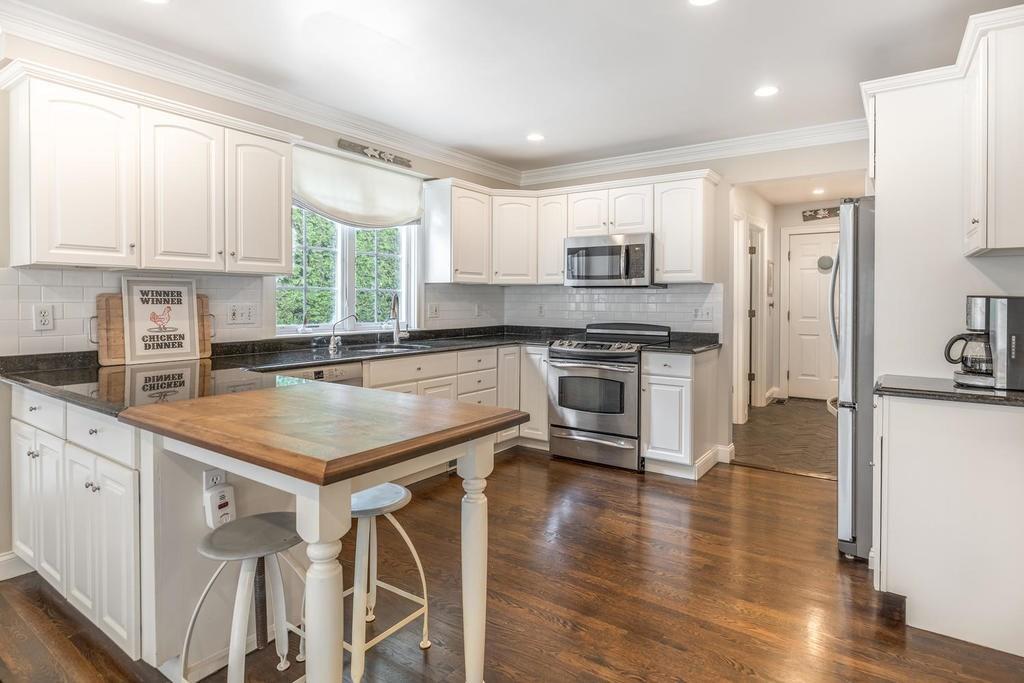 19 Rae Avenue Needham, MA 02492 - Photo 6 of 37