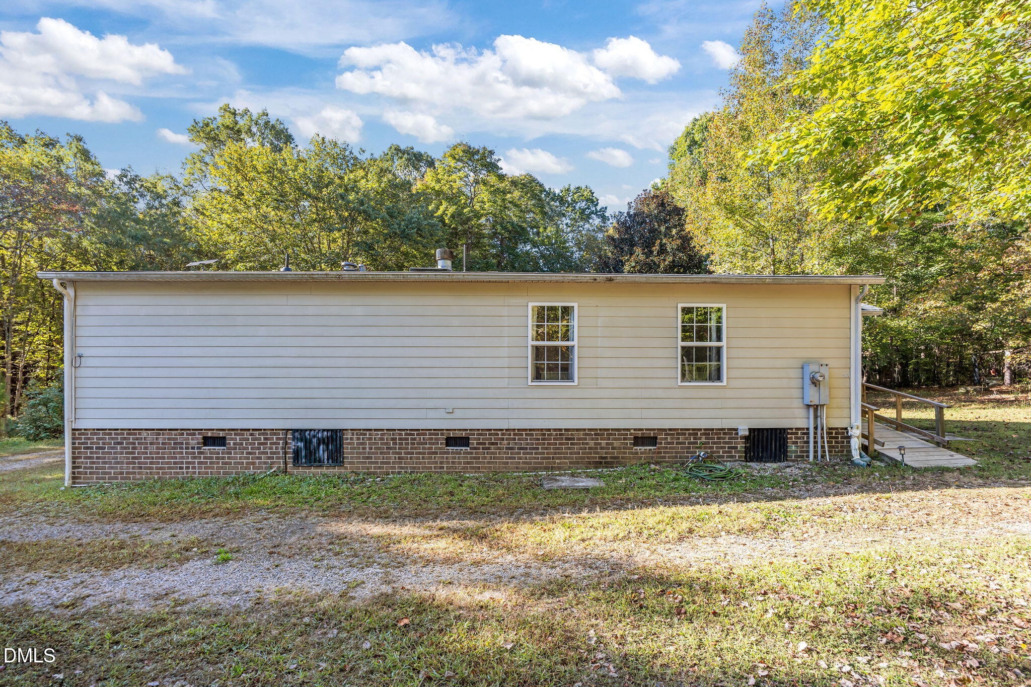 328 Raleigh Farms Road Youngsville, NC 27596 - Photo 5 of 26 7-web-or-mls-IMG_3229