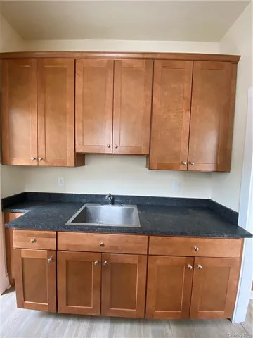 $1,800 | 8 Franklin Avenue, Unit 1, Pearl River, NY 10965