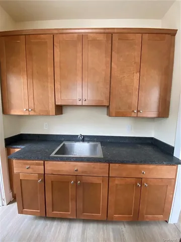 $1,800 | 8 Franklin Avenue, Unit 1, Pearl River, NY 10965