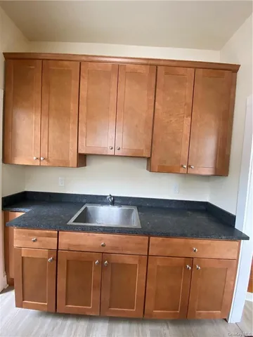 $1,800 | 8 Franklin Avenue, Unit 1, Pearl River, NY 10965