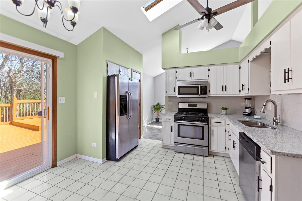 131 Churn Road Matteson, IL 60443 - Photo 6 of 22