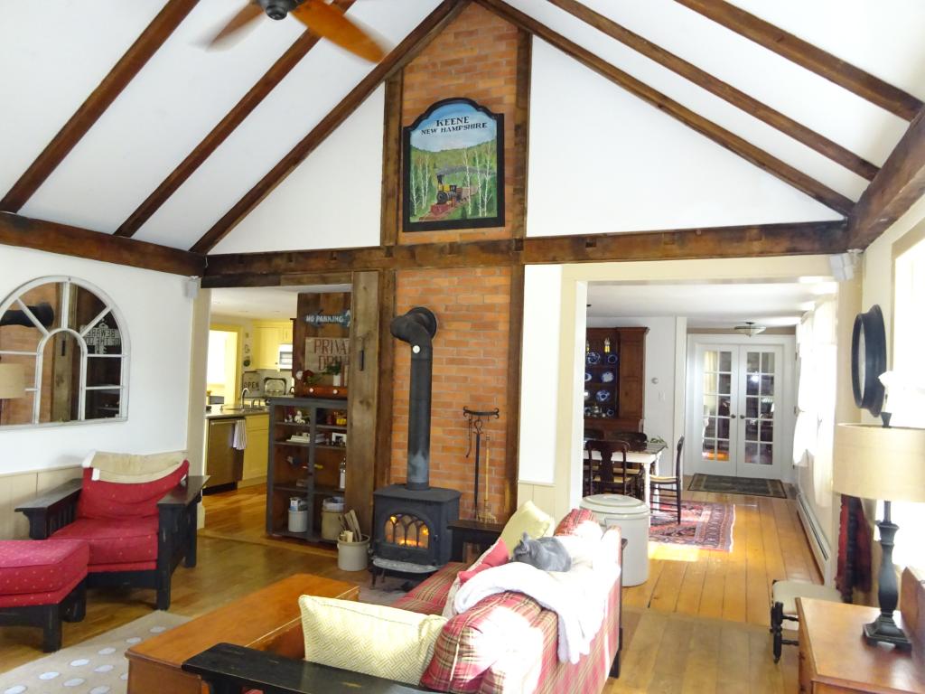 44 West Surry Road Keene, NH 03431 - Photo 4 of 34
