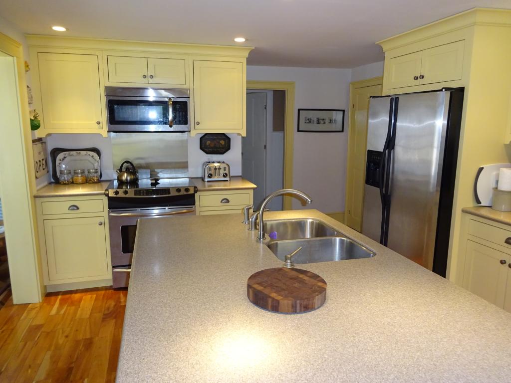 44 West Surry Road Keene, NH 03431 - Photo 8 of 34