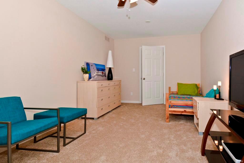 14036 Ladue Road Chesterfield, MO 63017 - Photo 29 of 36 Gallery Image 29