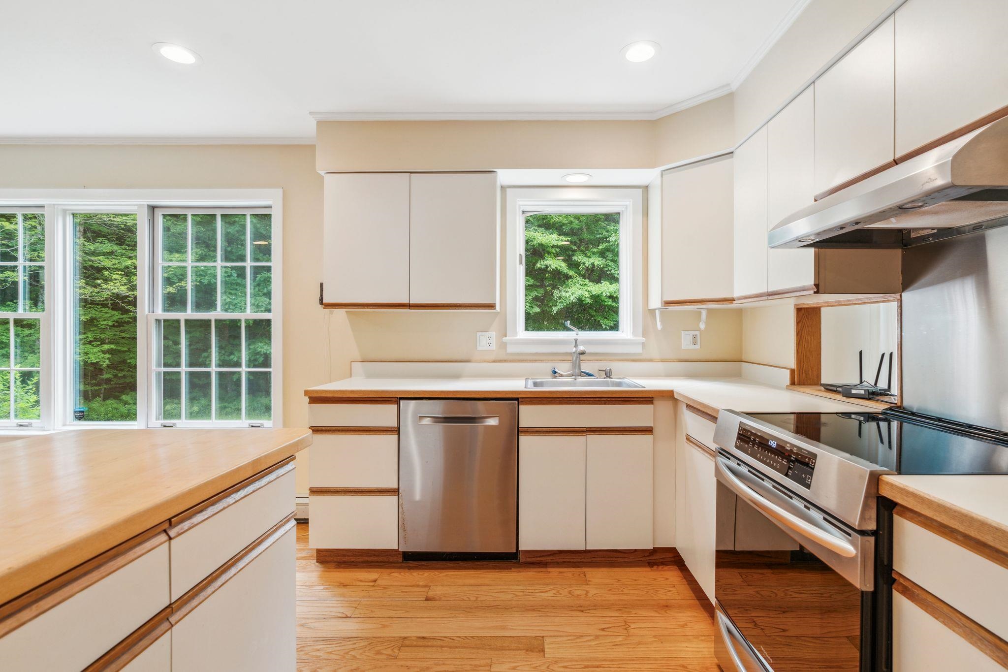 1528 Beaver Meadow Road Norwich, VT 05055 - Photo 11 of 40
