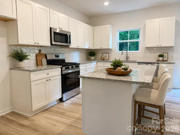 $359,900 | 1225 Stoneglen Drive, Salisbury, NC 28146