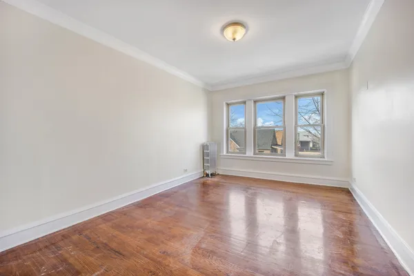 $1,645 | 2749 North Kilbourn Avenue, Unit 2, Chicago, IL 60639