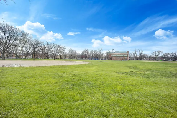 $1,645 | 2749 North Kilbourn Avenue, Unit 2, Chicago, IL 60639