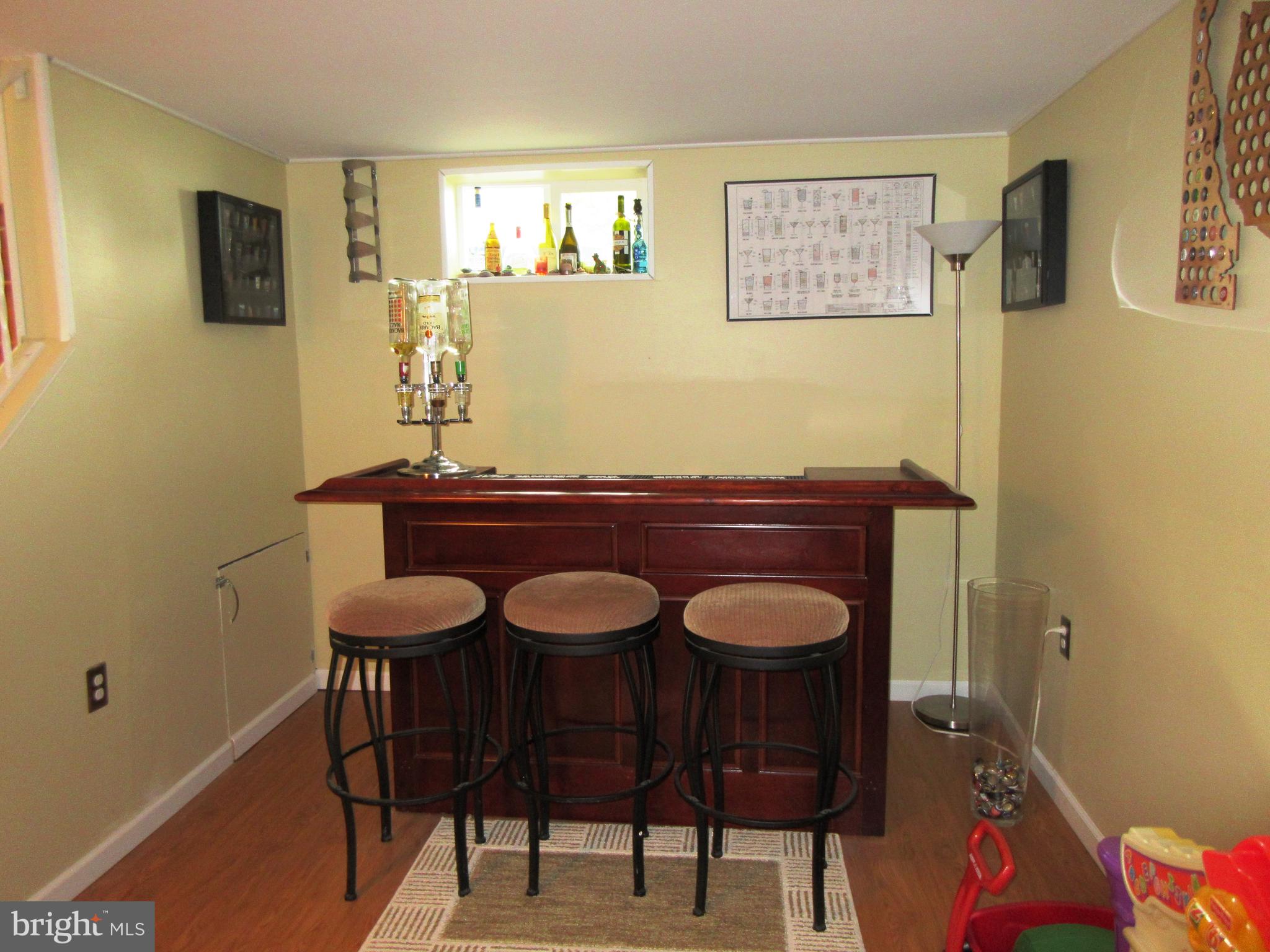 13 Cook Road Newark, DE 19711 - Photo 19 of 24 Bar area a 10' x 9' Extension Finished Basement Rm