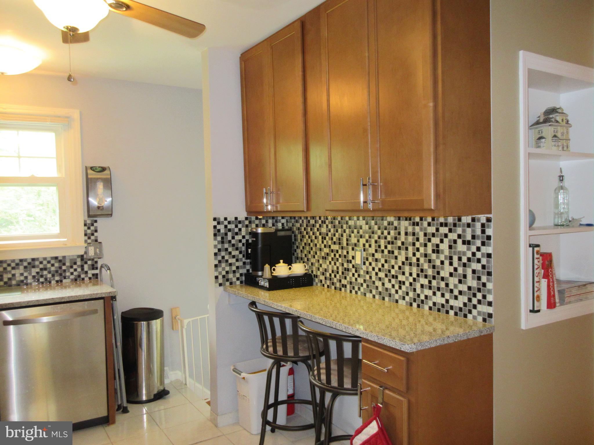 13 Cook Road Newark, DE 19711 - Photo 4 of 24 Eat-In Kitchen-Bar Stools-Built-In Shelves