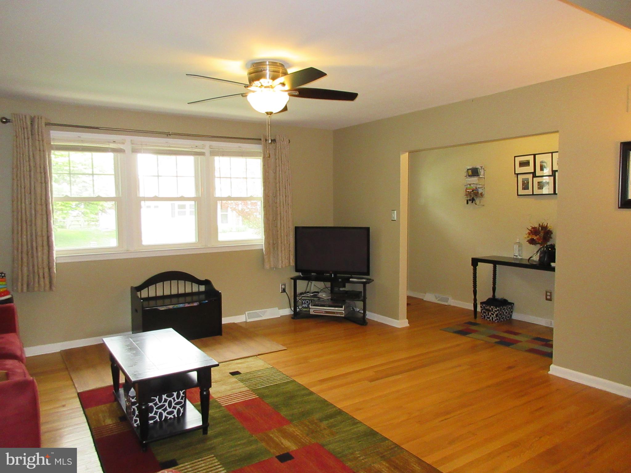 13 Cook Road Newark, DE 19711 - Photo 10 of 24 Family Room View Towards Hallway Entr-Ceiling Fan