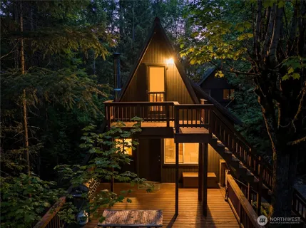 $760,000 | 11857 Tye River Road Northeast, Skykomish, WA 98288