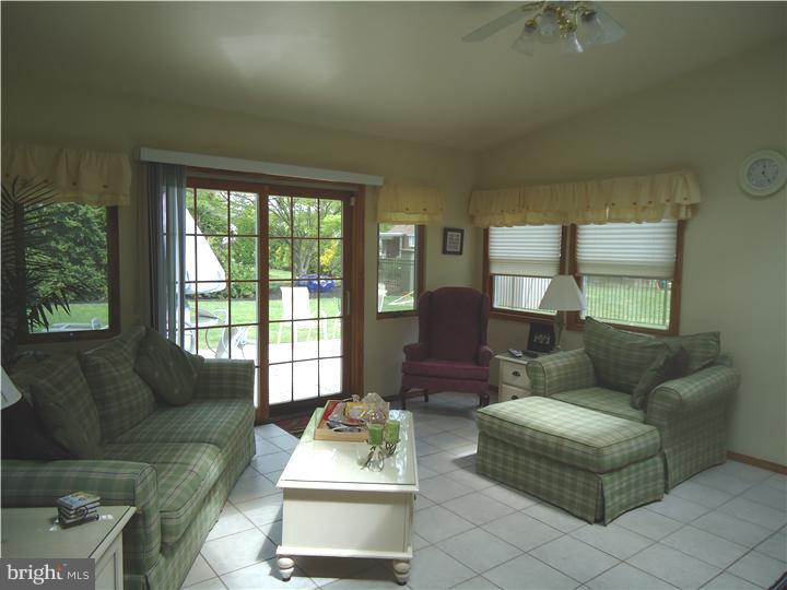 9630 Pine Road Philadelphia, PA 19115 - Photo 11 of 17 Family Room