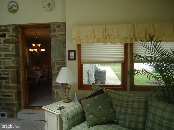 9630 Pine Road Philadelphia, PA 19115 - Photo 12 of 17 Family Room