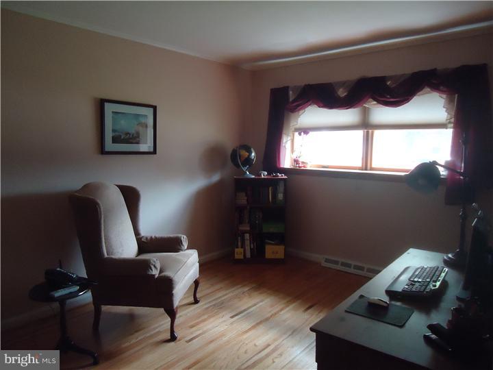 9630 Pine Road Philadelphia, PA 19115 - Photo 9 of 17 Den