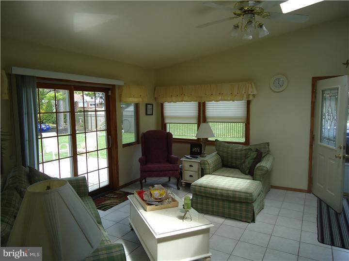 9630 Pine Road Philadelphia, PA 19115 - Photo 10 of 17 Family Room
