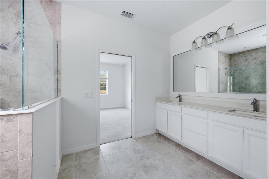 8113 Sternway Road Sarasota, FL 34240 - Photo 19 of 85
