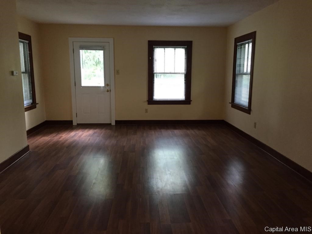 3705 Sangamo Heights Road Springfield, IL 62702 - Photo 4 of 19