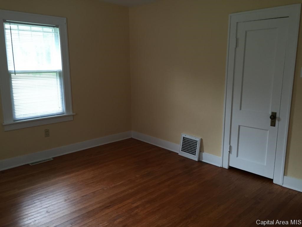 3705 Sangamo Heights Road Springfield, IL 62702 - Photo 10 of 19