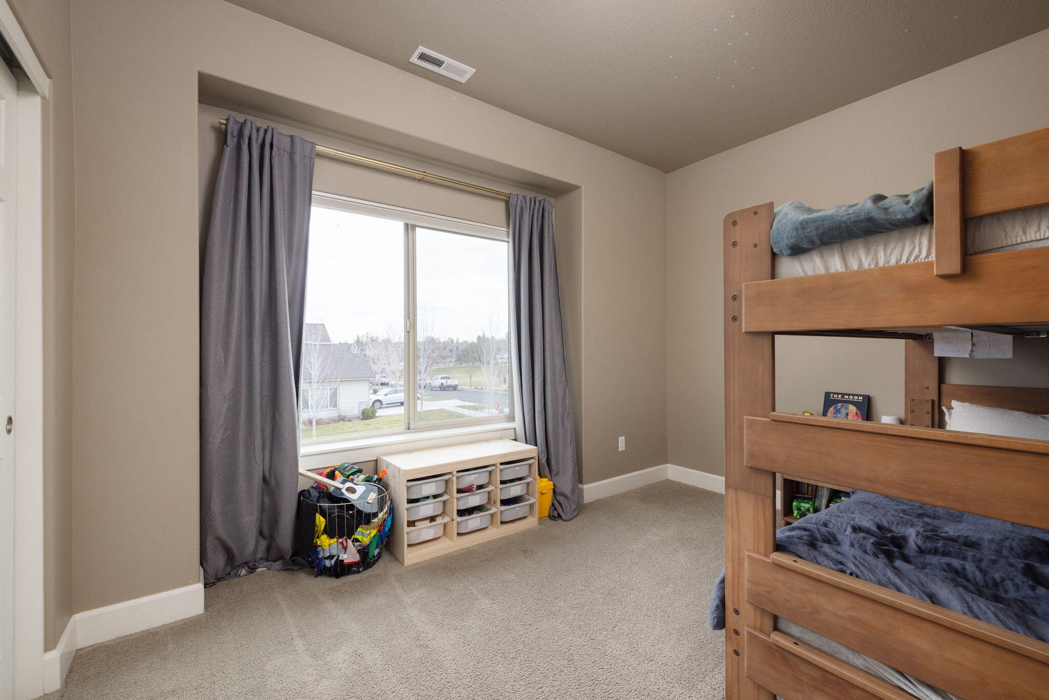 62905 Daniel Road Bend, OR 97701 - Photo 9 of 23 Bedroom