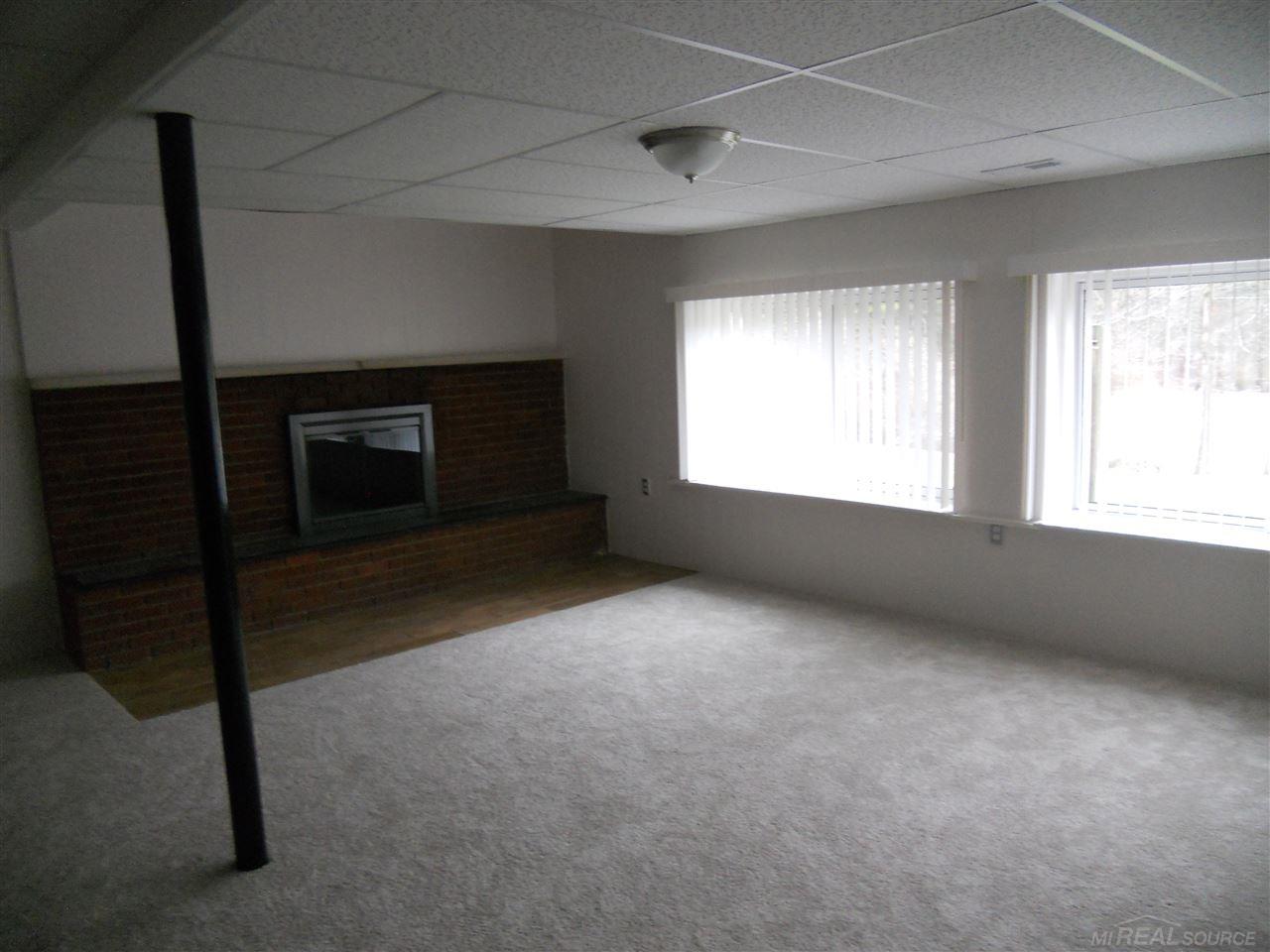 5911 Little Pine Lane Rochester, MI 48306 - Photo 32 of 38 31310681-31.JPG