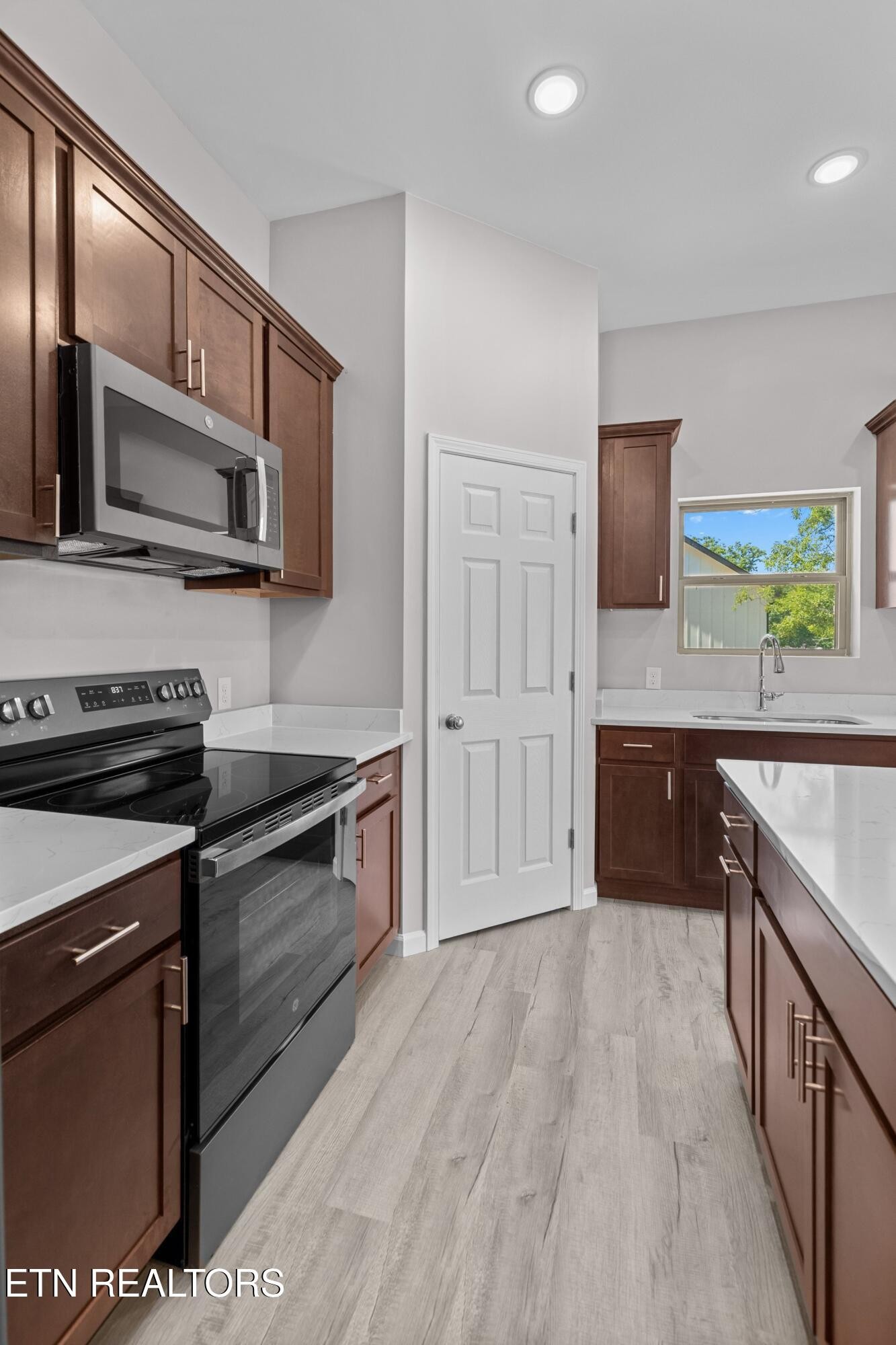 850 Trinity View Circle Seymour, TN 37865 - Photo 11 of 37