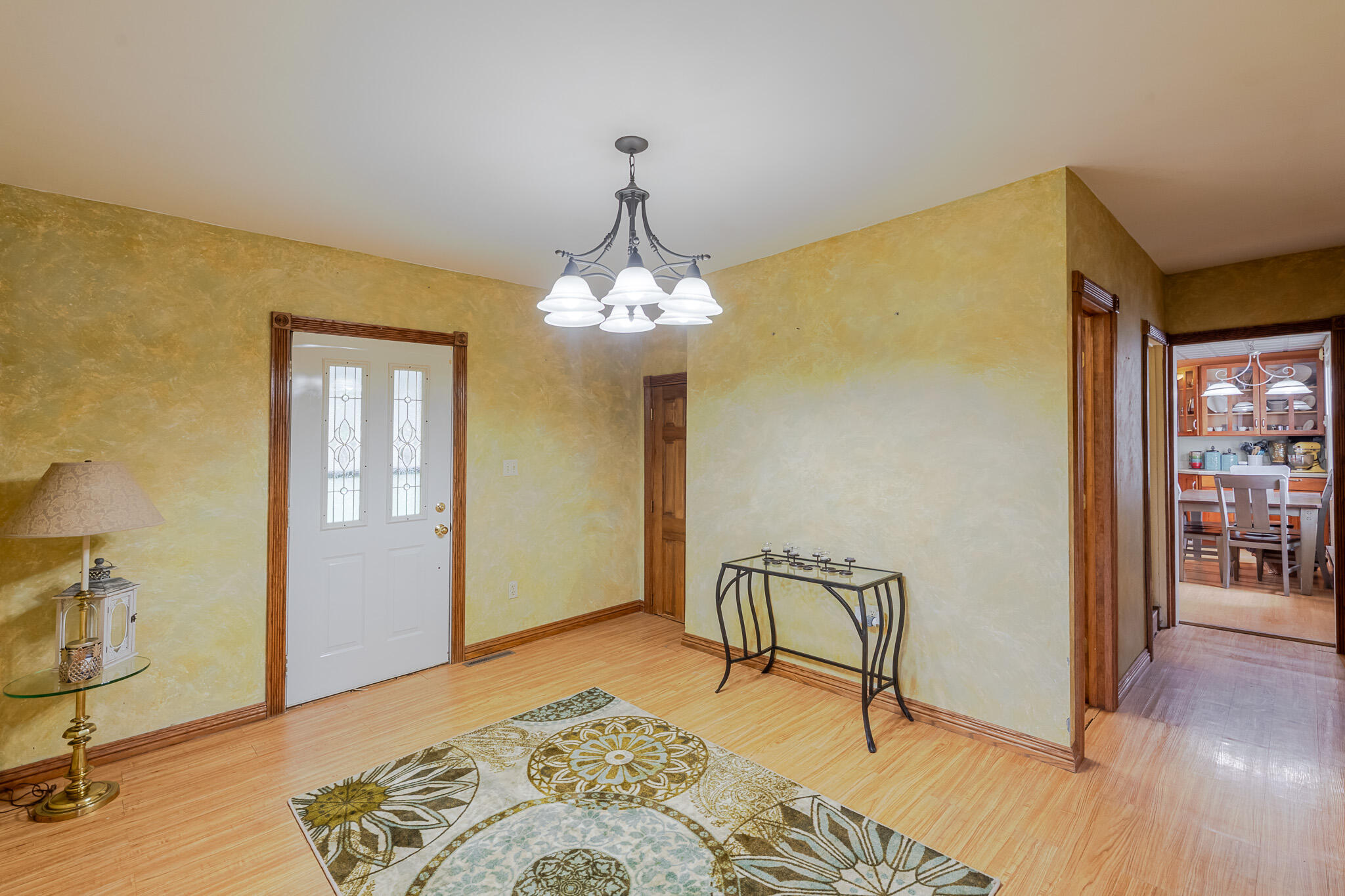 2402 Linda Road Valparaiso, IN 46383 - Photo 15 of 41 2048x1364