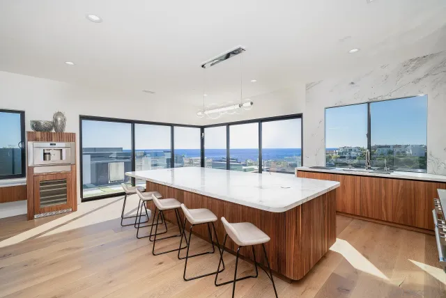 $6,550,000 | 1542 Copa De Oro Drive, La Jolla, CA 92037