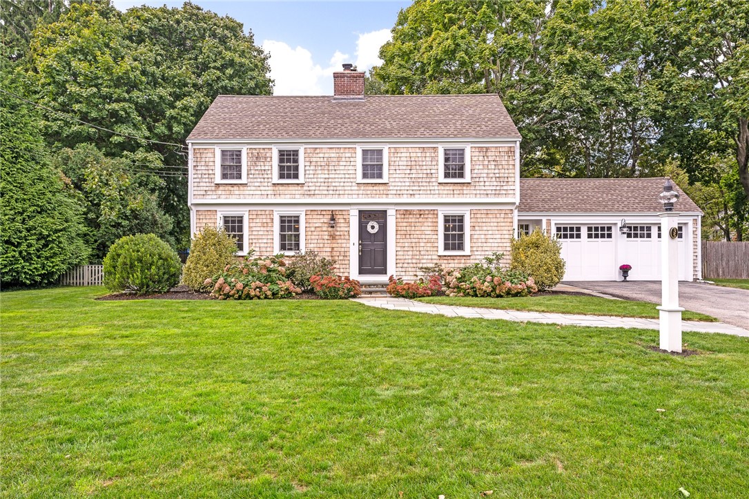 35 Anchorage Way Barrington, RI 02806 - Photo 2 of 44