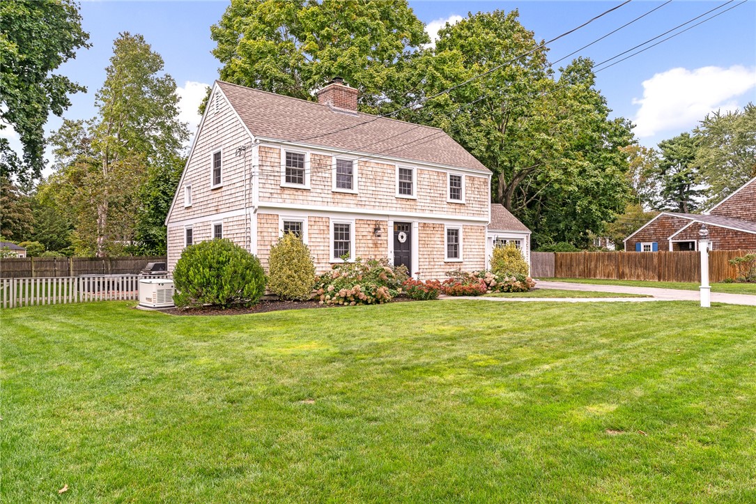 35 Anchorage Way Barrington, RI 02806 - Photo 3 of 44